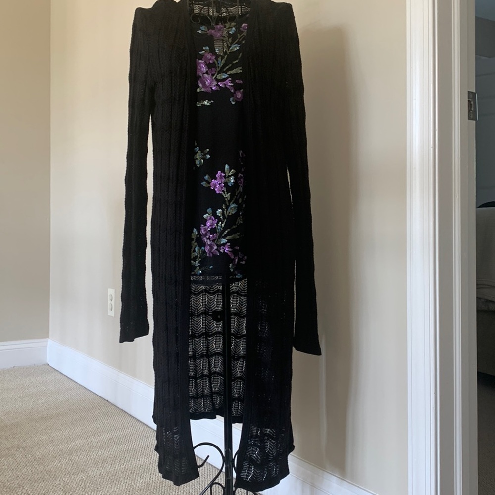 WHBM flyaway duster